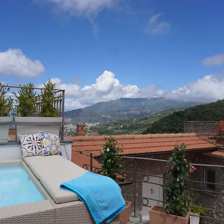 - Grazielluccia Villa Sorrente