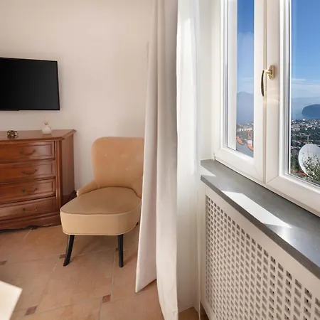 - Grazielluccia Villa *